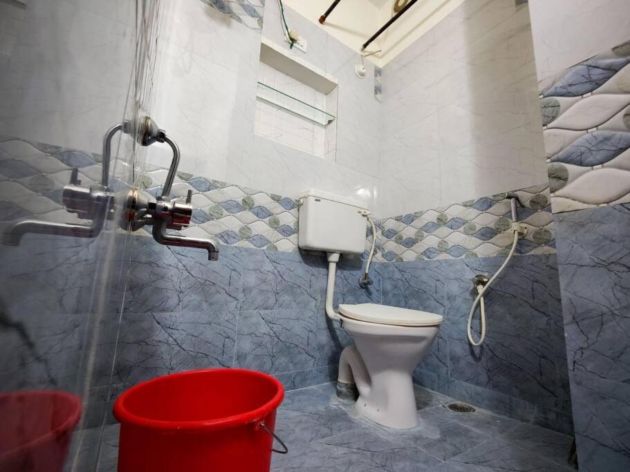 Comfy 2-Bedroom House In Sanjaynagar, Bengaluru Exterior foto
